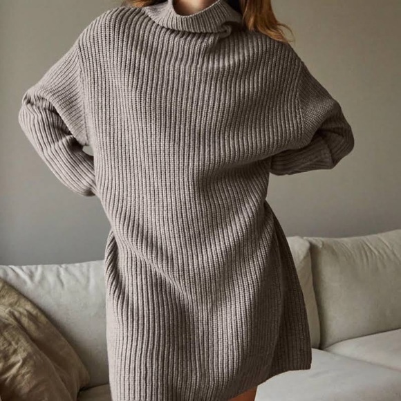 Aritzia Montpellier Sweater Dress - Picture 2 of 6